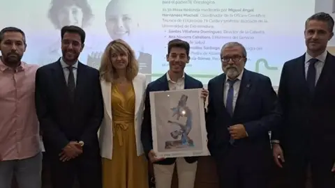 La AECC de Cáceres y la UEx presentan la Cátedra Prometeo para mejorar la asistencia a los pacientes y familiares La AECC de Cáceres y la UEx presentan la Cátedra Prometeo para mejorar la asistencia a los pacientes y familiares