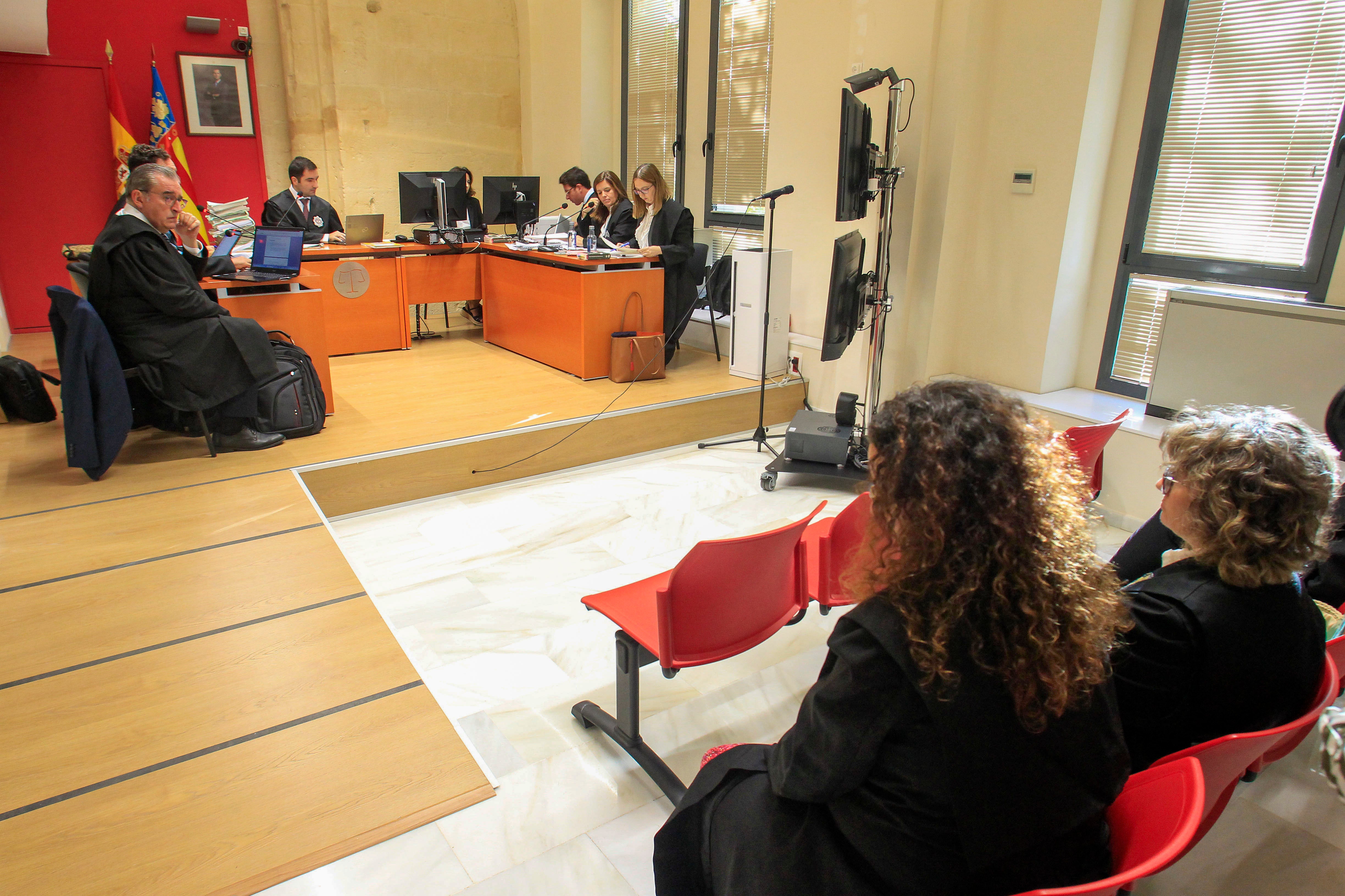 Empieza el juicio por las 74 muertes en un geriátrico de Alcoy al comienzo de la epidemia de Covid-19 Empieza el juicio por las 74 muertes en un geriátrico de Alcoy al comienzo de la epidemia de Covid-19