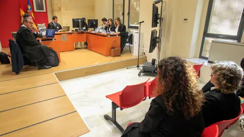 Empieza el juicio en el Juzgado de 1ª Instancia e Instrucción de Alcoy Empieza el juicio en el Juzgado de 1ª Instancia e Instrucción de Alcoy