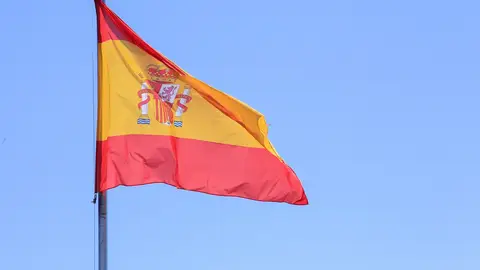 Bandera de España, que se iza durante los actos de la patrona de la Guardia Civil Bandera de España, que se iza durante los actos de la patrona de la Guardia Civil