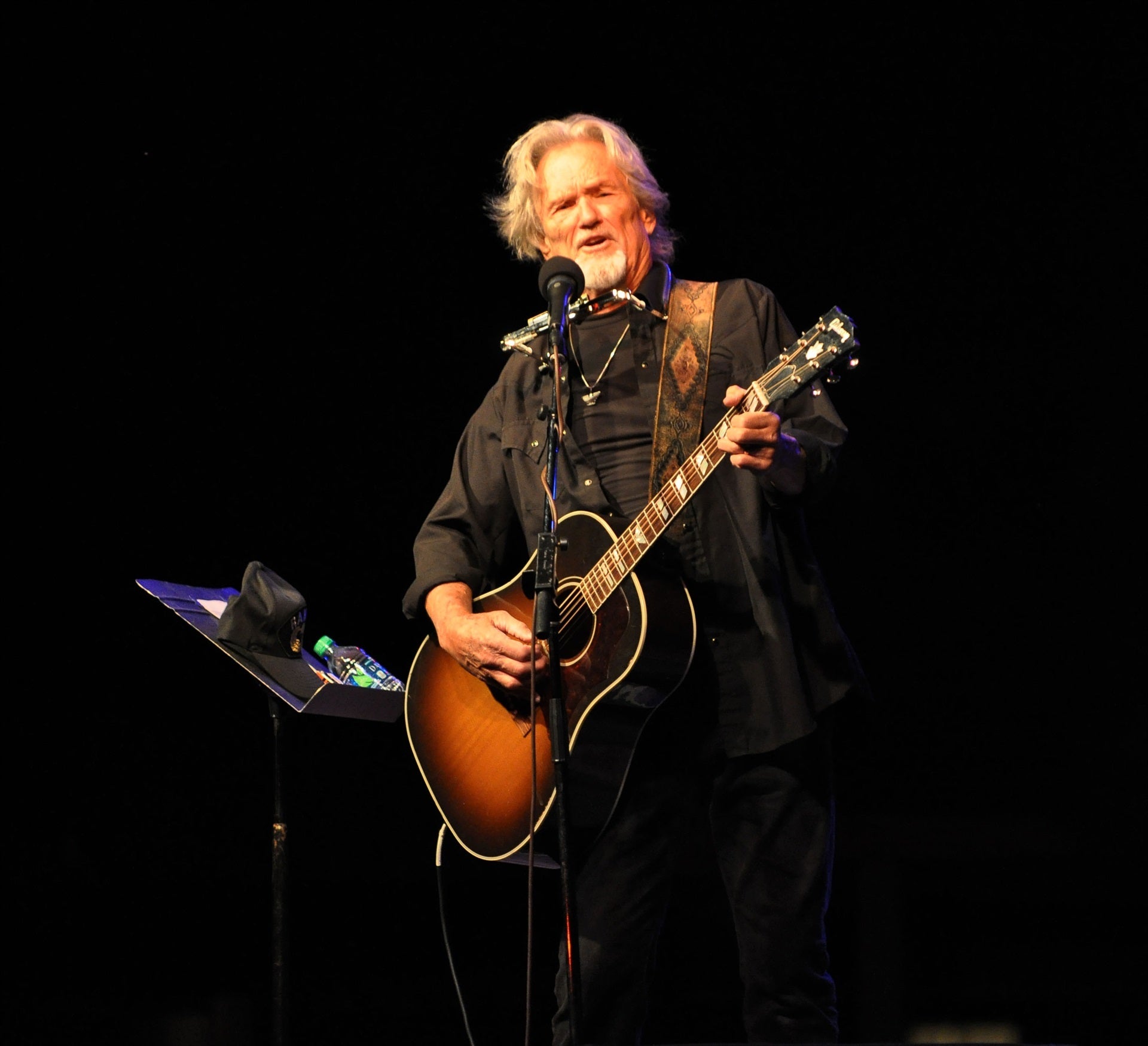 Muere Kris Kristofferson, leyenda de la música country, a los 88 años Muere Kris Kristofferson, leyenda de la música country, a los 88 años