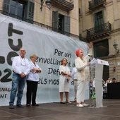 La periodista Rosa Maria Calaf ha estat l'encarregada de llegir el manifest La periodista Rosa Maria Calaf ha estat l'encarregada de llegir el manifest