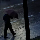 Una borrasca trae lluvia, viento y niebla: la Aemet avisa a estas zonas de España Una borrasca trae lluvia, viento y niebla: la Aemet avisa a estas zonas de España