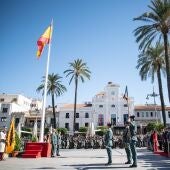 Izado bandera de España en Mérida