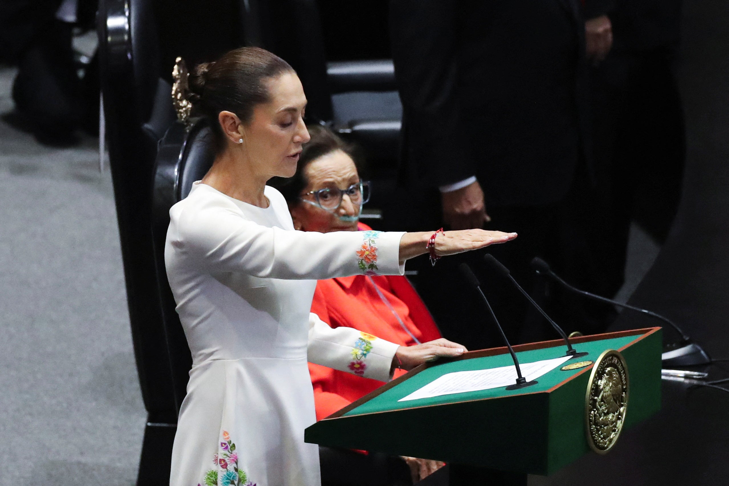 Claudia Sheinbaum toma posesión como la primera mujer presidenta de México Claudia Sheinbaum toma posesión como la primera mujer presidenta de México