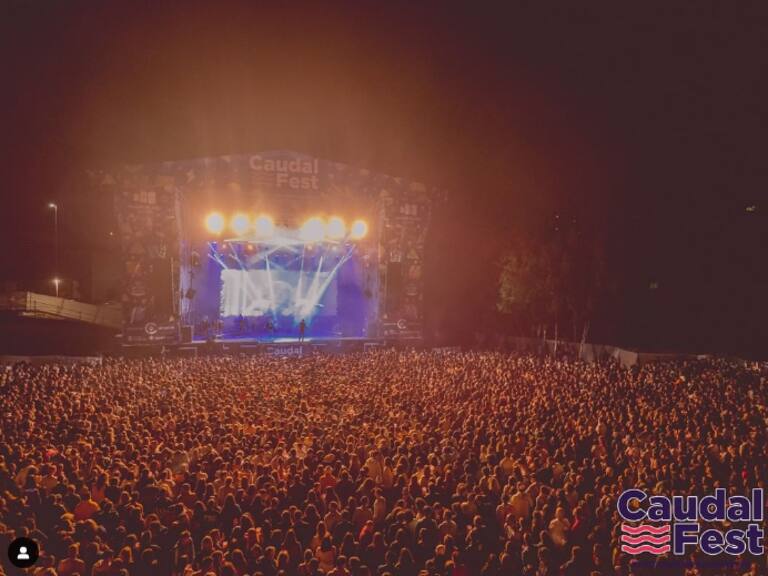 La Xunta multa con 7.500 euros al Caudal Fest por quedarse con el dinero de las pulseras monedero y FACUA critica la "ridícula" sanción La Xunta multa con 7.500 euros al Caudal Fest por quedarse con el dinero de las pulseras monedero y FACUA critica la "ridícula" sanción