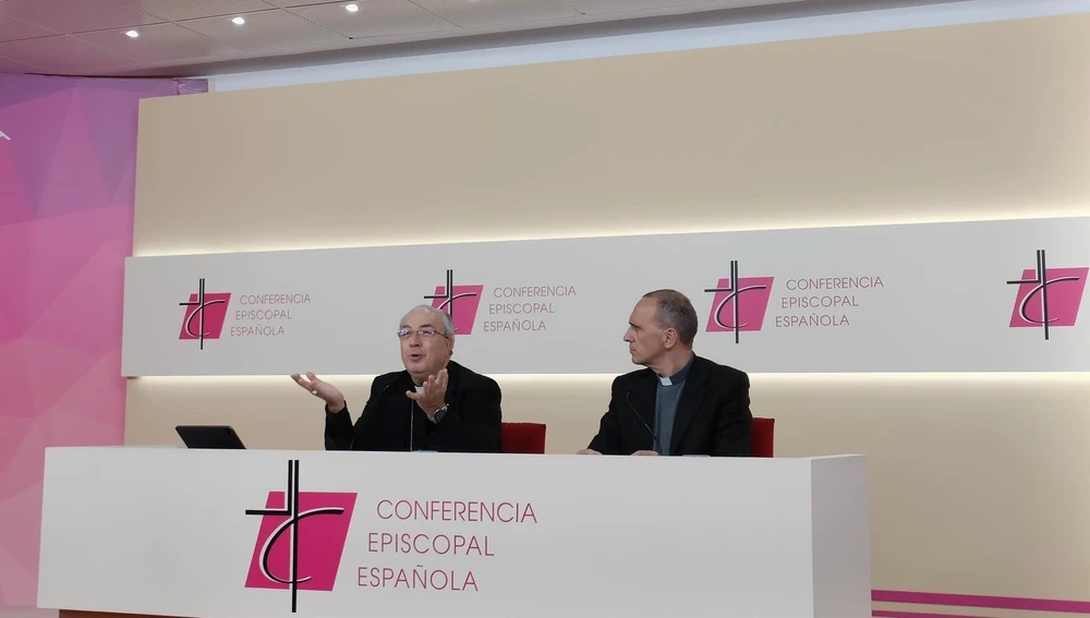 El secretario general y portavoz de la CEE, César García Magán, en una rueda de prensa El secretario general y portavoz de la CEE, César García Magán, en una rueda de prensa