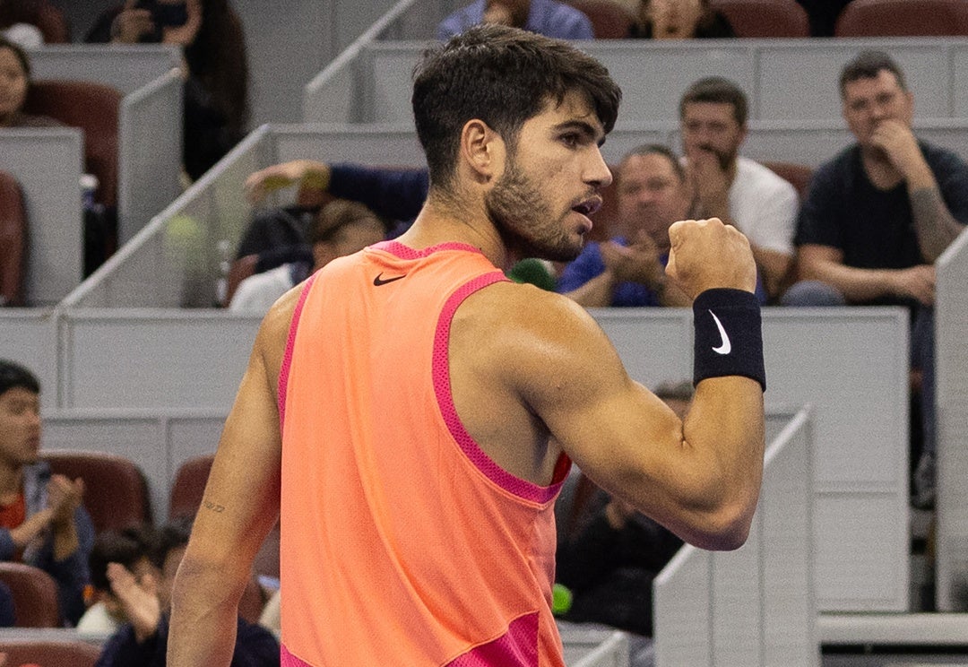 Alcaraz vence a Medvedev y espera rival en la final Alcaraz vence a Medvedev y espera rival en la final