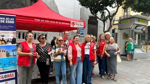 Stand Cruz Roja personas mayores