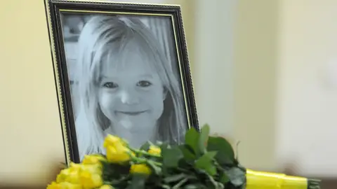 Imagen de archivo del aniversario de la desaparición de Madeleine McCann. Imagen de archivo del aniversario de la desaparición de Madeleine McCann.