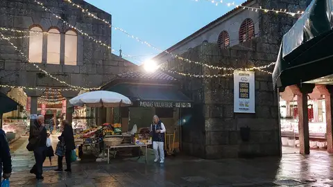 Preocupación entre los comerciantes del Mercado de Abastos de Santiago por el concurso de ideas que cambiaría la movilidad en Virxe da Cerca Preocupación entre los comerciantes del Mercado de Abastos de Santiago por el concurso de ideas que cambiaría la movilidad en Virxe da Cerca