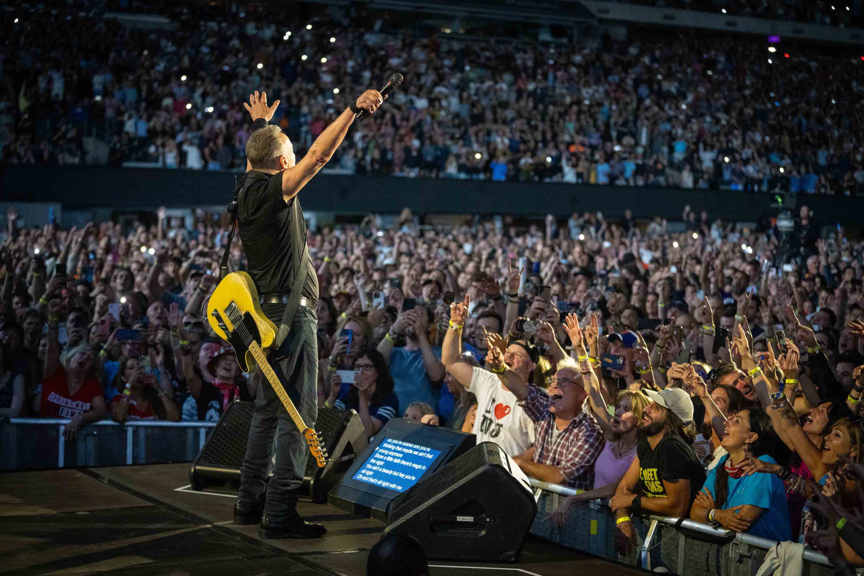 OCU tacha de abusivos los 10 euros de gastos de gestión de las entradas de Bruce Springsteen en Donosti OCU tacha de abusivos los 10 euros de gastos de gestión de las entradas de Bruce Springsteen en Donosti