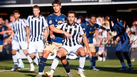 Aarón Martín en su partido contra el Castellón Aarón Martín en su partido contra el Castellón