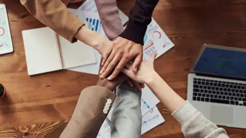 Cinco señales que identifican rápidamente a alguien con grandes habilidades de liderazgo Cinco señales que identifican rápidamente a alguien con grandes habilidades de liderazgo