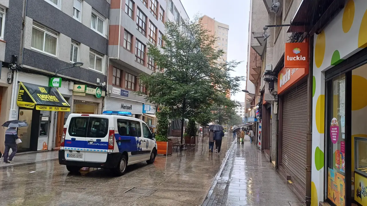 Policía Local de A Coruña en la calle Barcelona Policía Local de A Coruña en la calle Barcelona