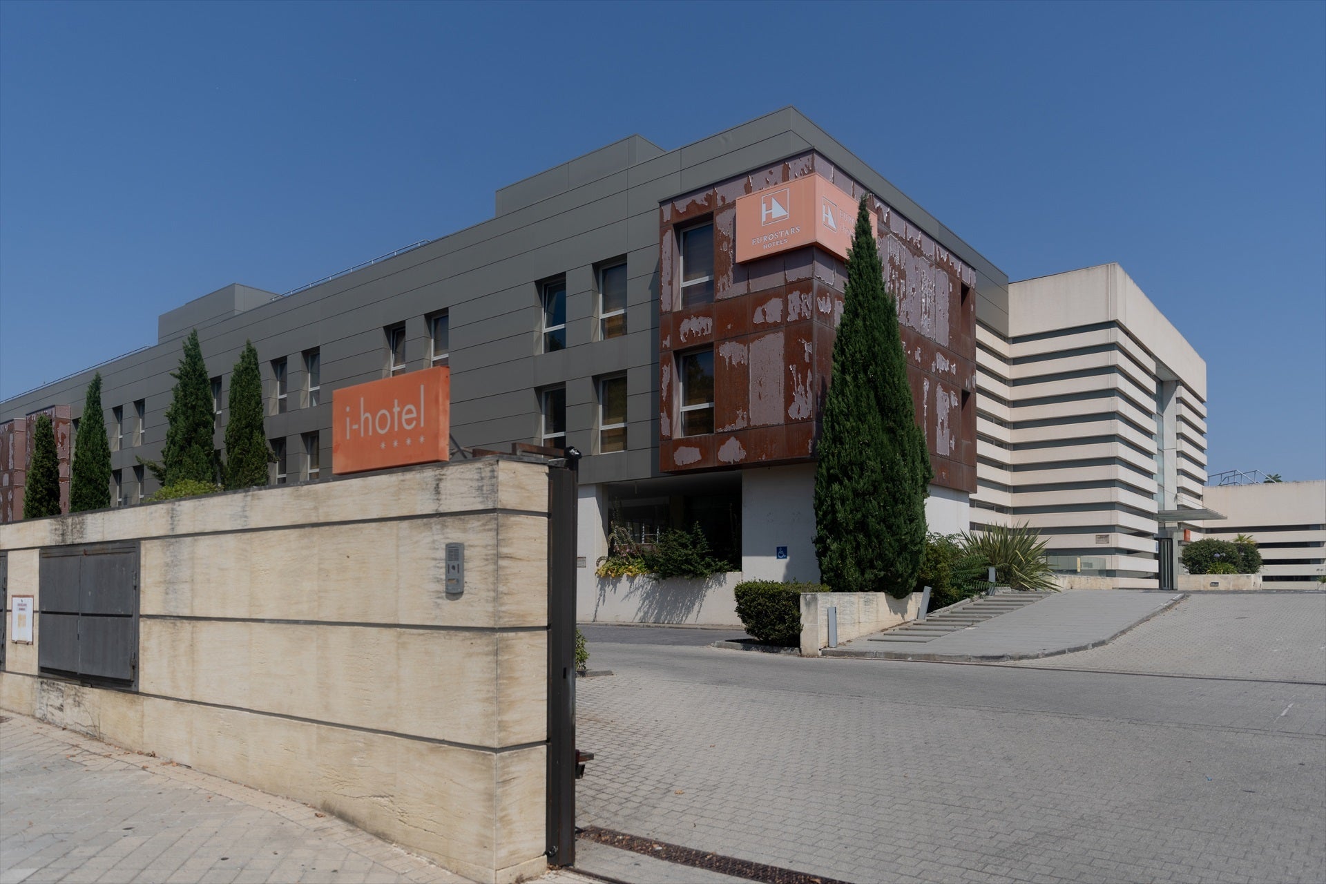 Los hoteles, contra el nuevo registro de viajeros del Gobierno: "Es inaplicable" Los hoteles, contra el nuevo registro de viajeros del Gobierno: "Es inaplicable"