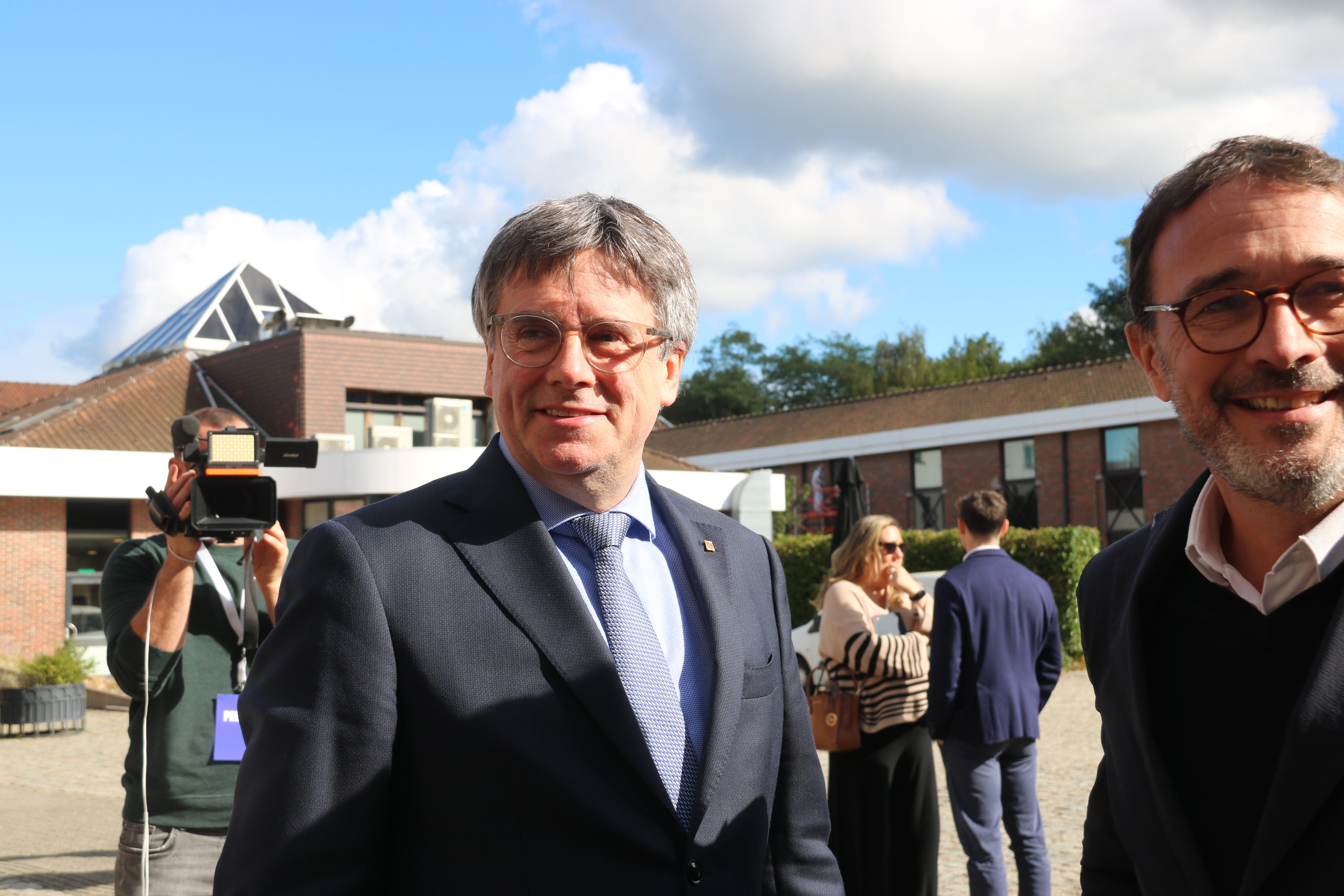 Carles Puigdemont esperona els seus per “sortir a l’ofensiva” Carles Puigdemont esperona els seus per “sortir a l’ofensiva”