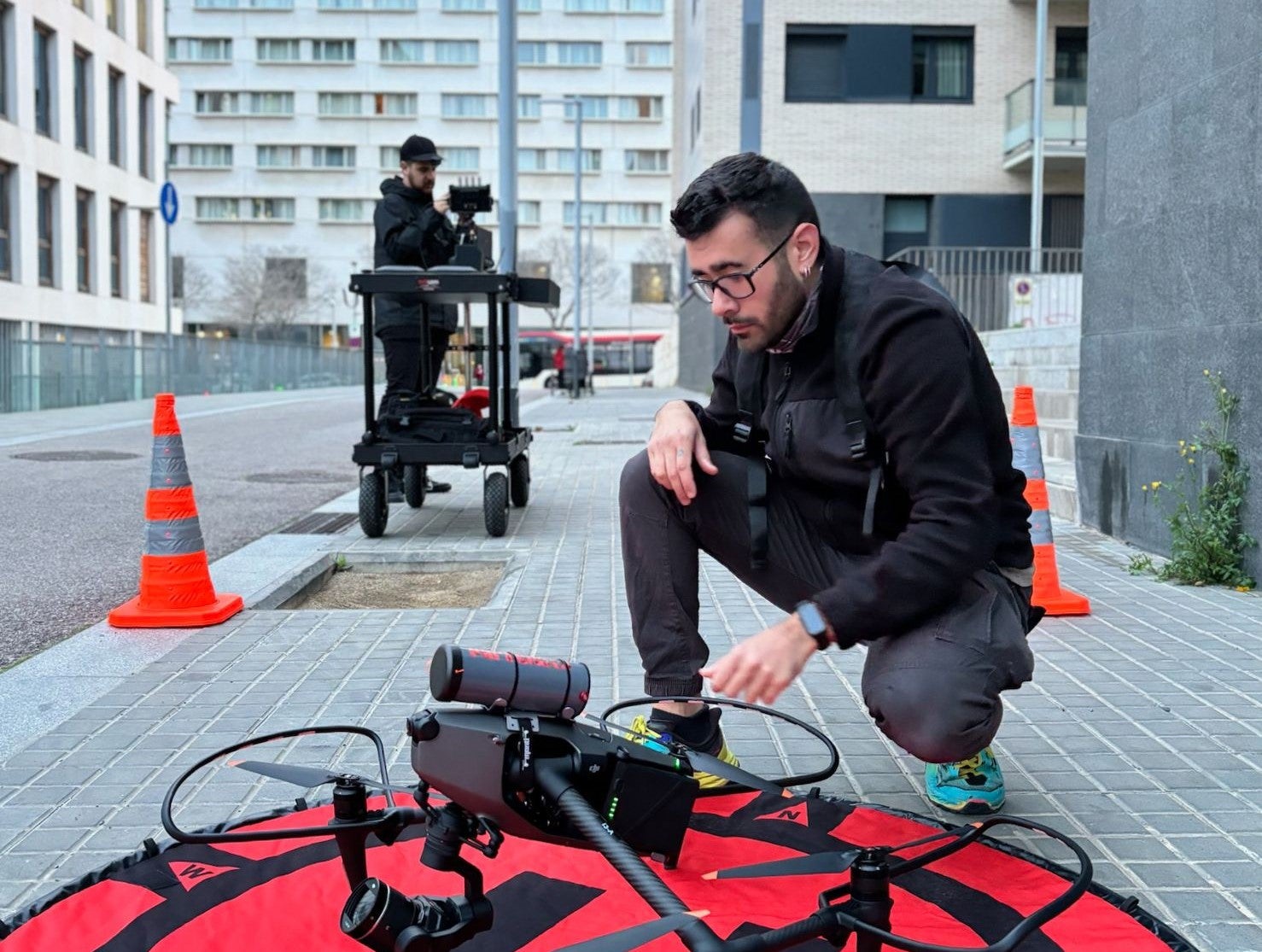 "Tothom pot treure's una llicència de dron, però no tothom pot dedicar-s'hi professionalment" "Tothom pot treure's una llicència de dron, però no tothom pot dedicar-s'hi professionalment"