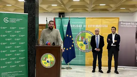 Un investigador de la UEx participa en un proyecto nacional sobre la supervivencia de pacientes con cáncer de hígado Un investigador de la UEx participa en un proyecto nacional sobre la supervivencia de pacientes con cáncer de hígado