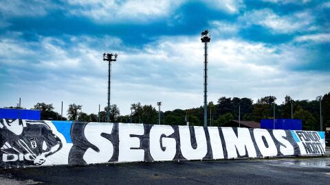 2-10 Pancarta de apoyo al Oviedo en el Requex&oacute;n