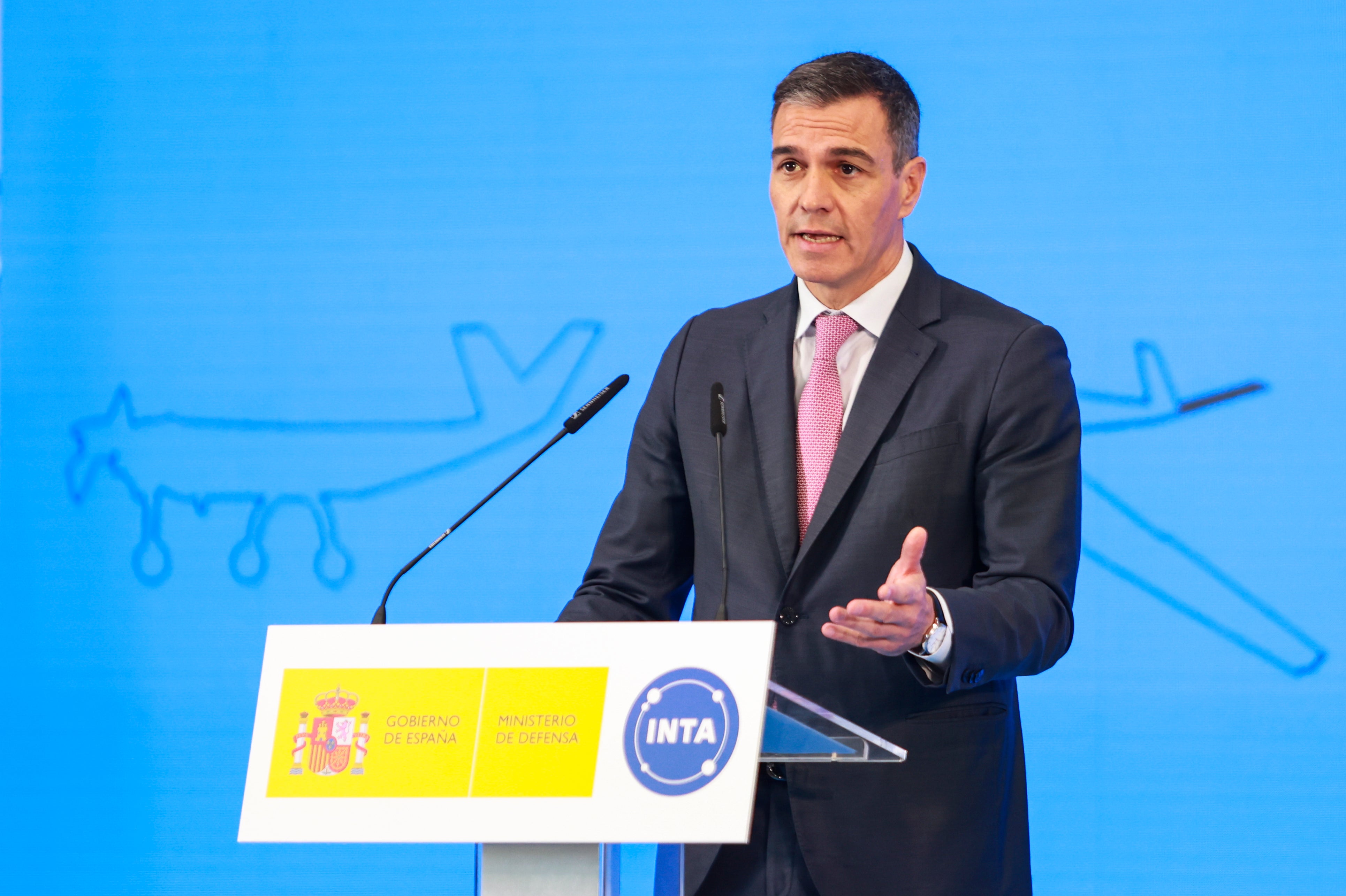 Sánchez traslada su apoyo al primer ministro del Líbano en este "difícil momento" Sánchez traslada su apoyo al primer ministro del Líbano en este "difícil momento"