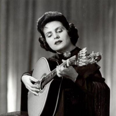 Arte y Mucho Más - Música Portuguesa - 02/10/2024 Arte y Mucho Más - Música Portuguesa - 02/10/2024