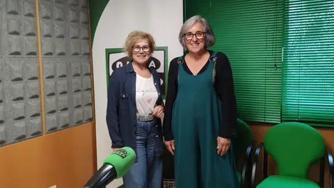 Ana Santos e Nieves Loperena El Mercado de la Tía Ni en Gaxate: la pasión de Nieves Loperena por los libros