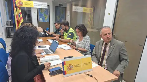 Imagen del encuentro en el que las autoridaes francesas han informado al subdelegado en Huesca, Carlos Campo Imagen del encuentro en el que las autoridaes francesas han informado al subdelegado en Huesca, Carlos Campo
