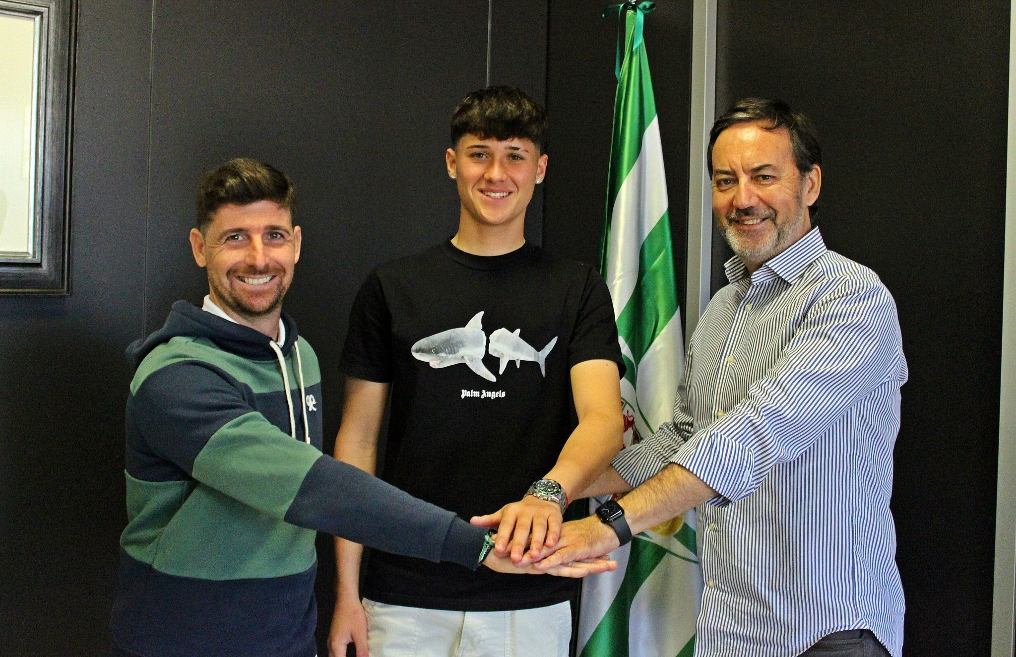 Kuki se integra en el trabajo con el grupo Kuki se integra en el trabajo con el grupo