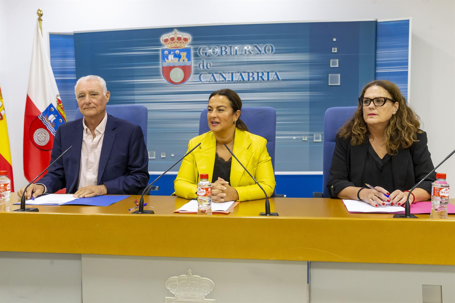 Cantabria amplía hasta los 26 años los beneficios del carnet de familia numerosa Cantabria amplía hasta los 26 años los beneficios del carnet de familia numerosa