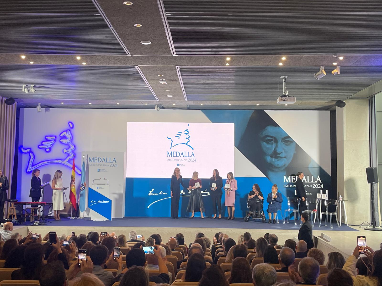 Las mujeres con discapacidad, las amas de casa y las investigadoras, protagonistas de las medallas Emilia Pardo Bazán Las mujeres con discapacidad, las amas de casa y las investigadoras, protagonistas de las medallas Emilia Pardo Bazán