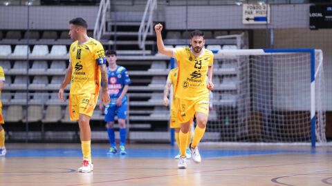 Quintela celebra su gol en Castell&oacute;n