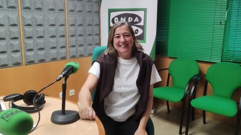 M&oacute;nica G&oacute;mer Lor en los estudios de Onda Cero Pontevedra