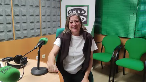 Mónica Gómer Lor en los estudios de Onda Cero Pontevedra Salud visual en Más de Uno Pontevedra