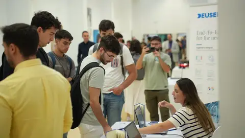 El Foro de Empleo EPSC conecta al estudiantado con las empresas más punteras de los sectores industrial e informático El Foro de Empleo EPSC conecta al estudiantado con las empresas más punteras de los sectores industrial e informático