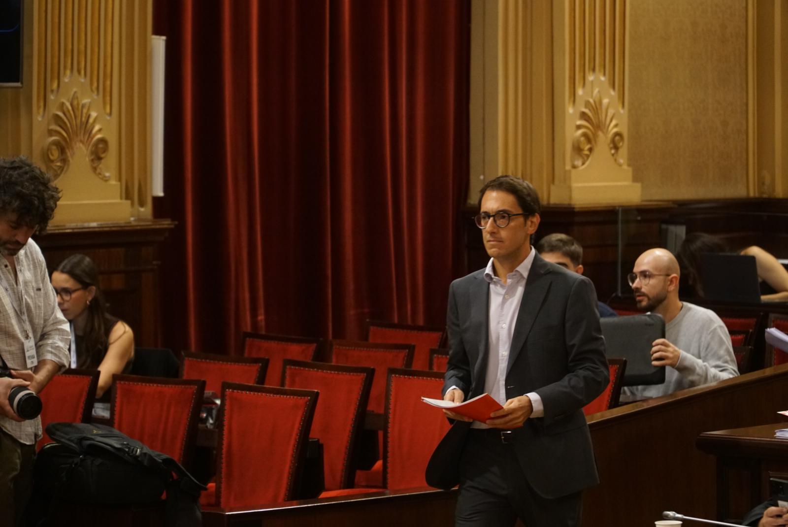 PSIB y MÉS piden al Govern que negocie las medidas de contención y Vox acusa al PP de traicionar al sector turístico PSIB y MÉS piden al Govern que negocie las medidas de contención y Vox acusa al PP de traicionar al sector turístico