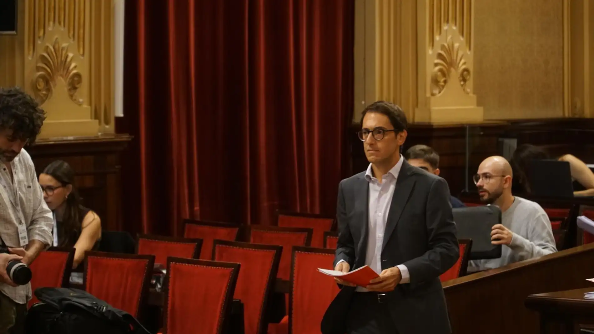 El portavoz parlamentario del PSIB, Iago Negueruela, en el Parlament balear. El portavoz parlamentario del PSIB, Iago Negueruela, en el Parlament balear.