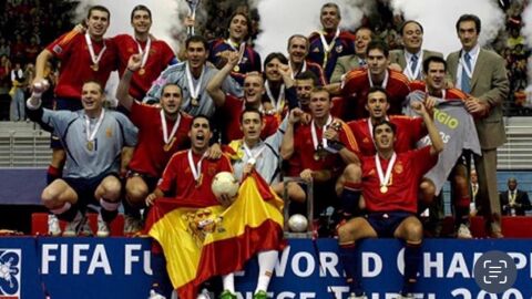 Celebraci&oacute;n de la selecci&oacute;n espa&ntilde;ola de f&uacute;tbol sala campeona del mundo en China Taipei 2004