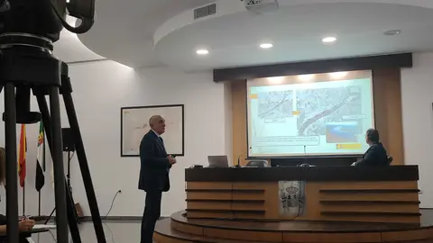 "Los trabajos de control del Nenúfar no se llevarán a cabo sin la colaboración de la Junta y Ayuntamiento de Badajoz", según Quintana "Los trabajos de control del Nenúfar no se llevarán a cabo sin la colaboración de la Junta y Ayuntamiento de Badajoz", según Quintana