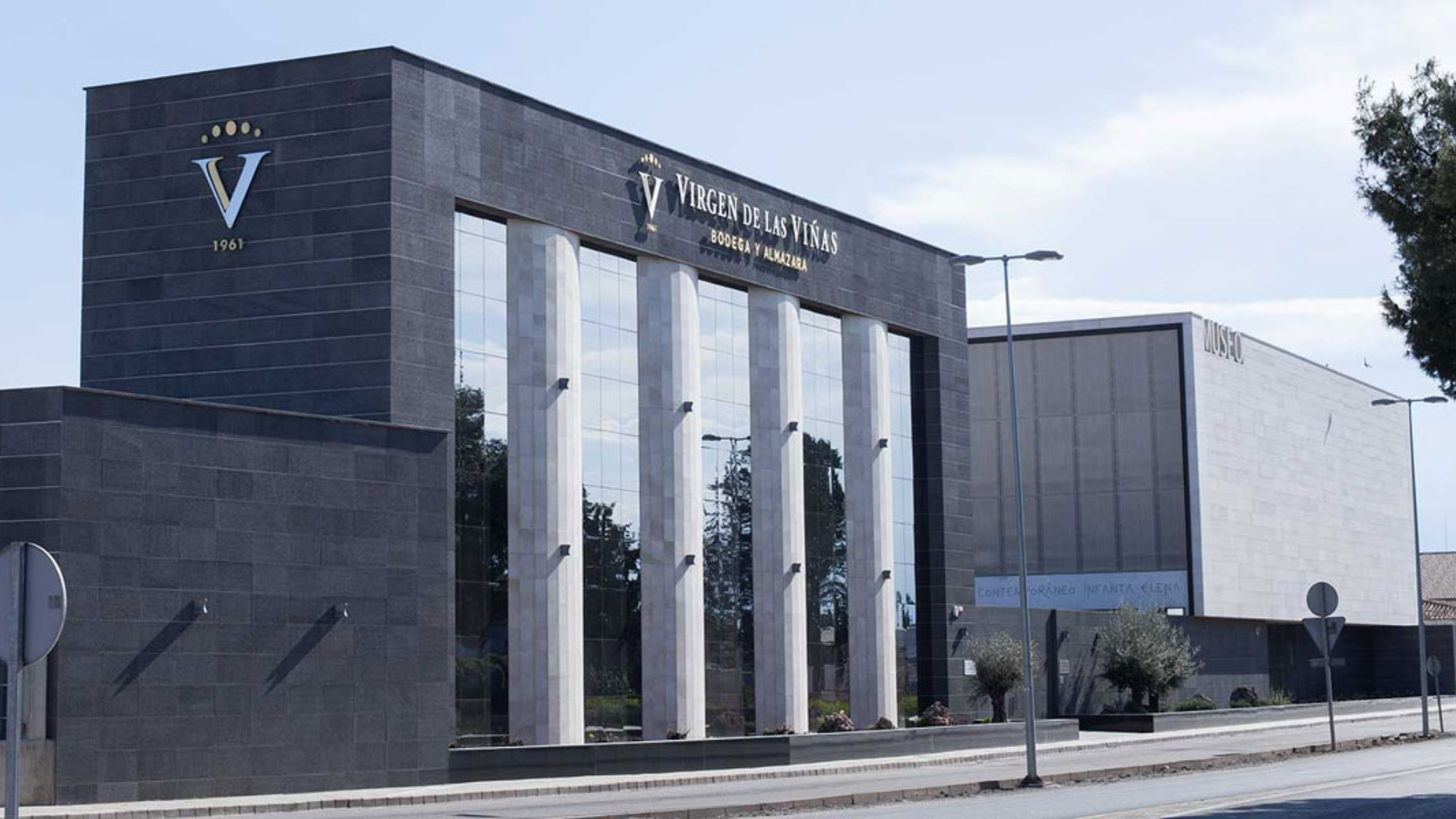 José Manuel Caballero: "El vino es un sector principal para Castilla-La Mancha y un sistema de fijación de gente a los pueblos" José Manuel Caballero: "El vino es un sector principal para Castilla-La Mancha y un sistema de fijación de gente a los pueblos"