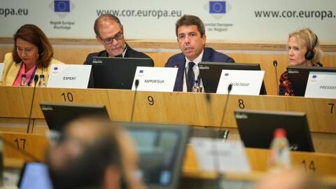 El president de la Generalitat, Carlos Maz&oacute;n (PP), hoy en la sede del Comit&eacute; Europeo de las Regiones, en Bruselas