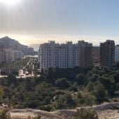 Villajoyosa suspende las licencias para edificar y demoler en parte de la Cala al menos durante dos años