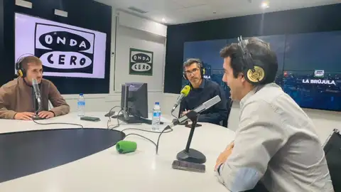 La tertúlia de la Brúixola. La tertúlia de la Brúixola.