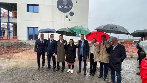 Visita del Ministro de Pesca a la planta de engorde de lenguado del Musel Visita del Ministro de Pesca a la planta de engorde de lenguado del Musel