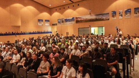 Más de 200 agentes y futuros agentes de la Policía Local participan en Benidorm en una jornada de formación