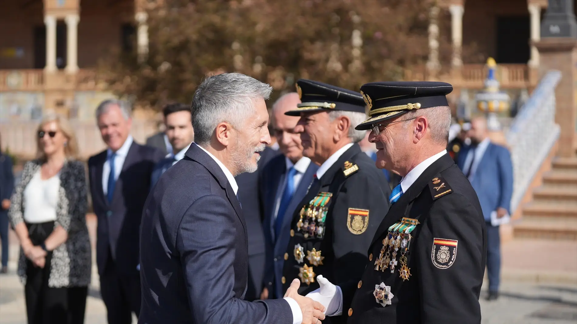 Fernando Grande-Marlaska junto a mandos de la Policía Nacional Fernando Grande-Marlaska junto a mandos de la Policía Nacional