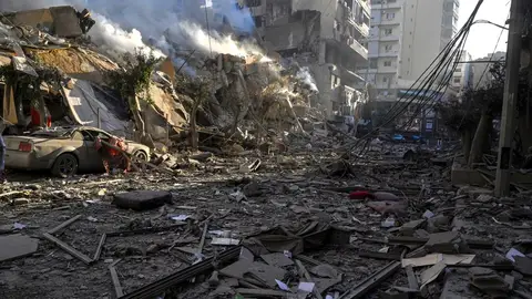 Daños en un edificio tras el ataque de Israel en Beirut Daños en un edificio tras el ataque de Israel en Beirut/ EFE/EPA/WAEL HAMZEH