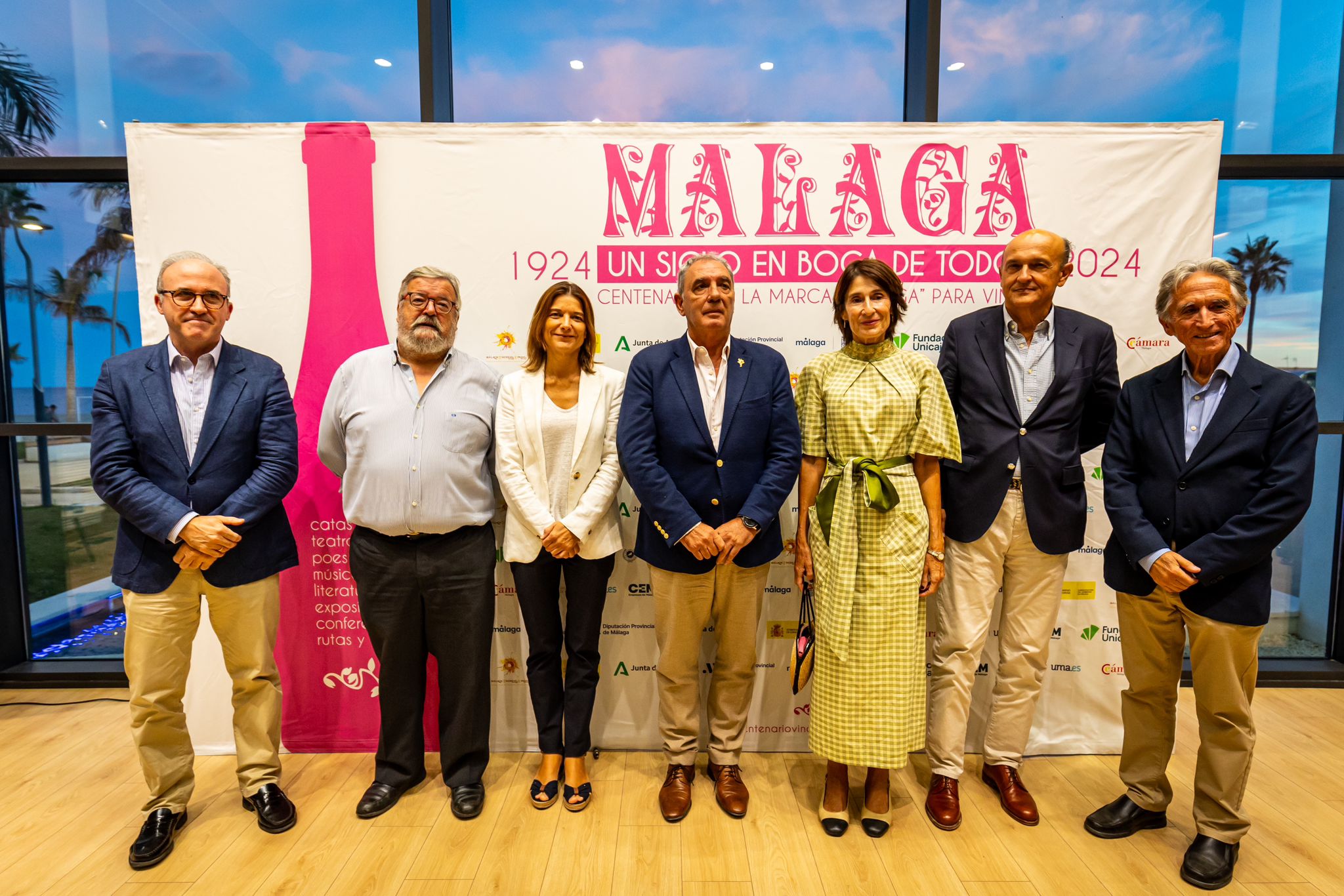 ‘Málaga’ para Vinos celebra en Estepona sus cien años de vida con la presentación de Senda Azul y una cata guiada frente al mar ‘Málaga’ para Vinos celebra en Estepona sus cien años de vida con la presentación de Senda Azul y una cata guiada frente al mar