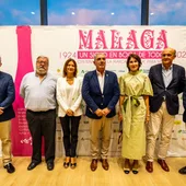 ‘Málaga’ para Vinos celebra en Estepona sus cien años de vida con la presentación de Senda Azul y una cata guiada frente al mar ‘Málaga’ para Vinos celebra en Estepona sus cien años de vida con la presentación de Senda Azul y una cata guiada frente al mar