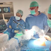 Vithas Málaga realiza la primera intervención de columna en Andalucía mediante cirugía robótica Vithas Málaga realiza la primera intervención de columna en Andalucía mediante cirugía robótica